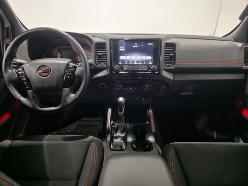 Used 2022 Nissan Frontier PRO-4X image 2