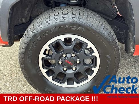 Used 2024 Toyota Tacoma TRD Off-Road AWD/4WD image 15