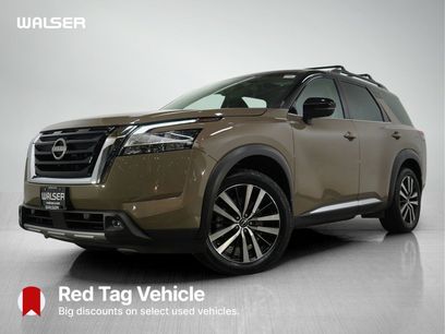 Used 2023 Nissan Pathfinder Platinum w/ Lighting Package (N92)