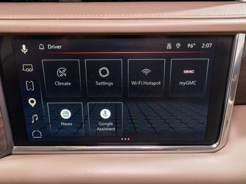 Used 2023 GMC Yukon Denali AWD/4WD image 19