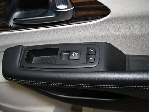 Used 2023 Chrysler Pacifica Limited FWD image 65