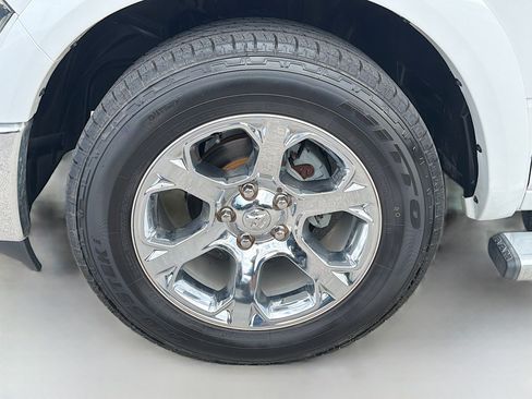 Used 2017 RAM 1500 Laramie image 40