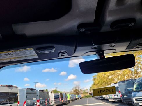 Used 2018 Jeep Wrangler Unlimited Sahara image 29