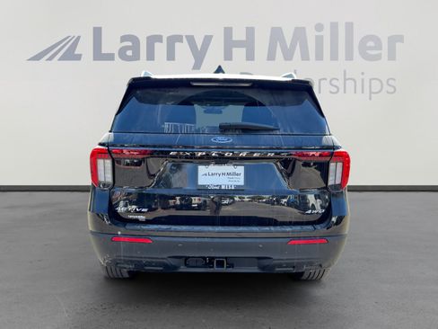 New 2026 Ford Explorer Active image 4