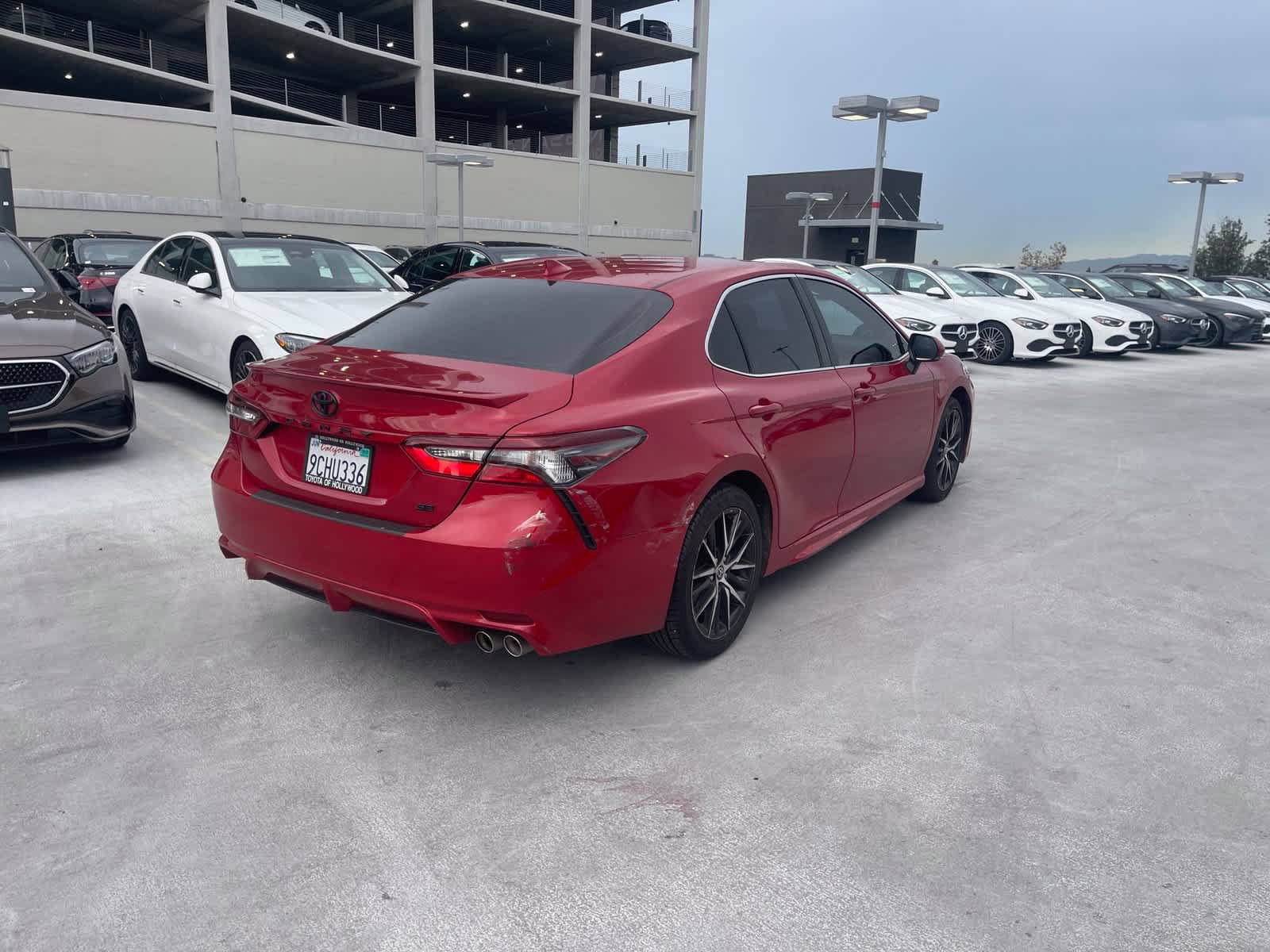 Used 2022 Toyota Camry SE w/ Carpet Mat Package (TMS) FWD image 3