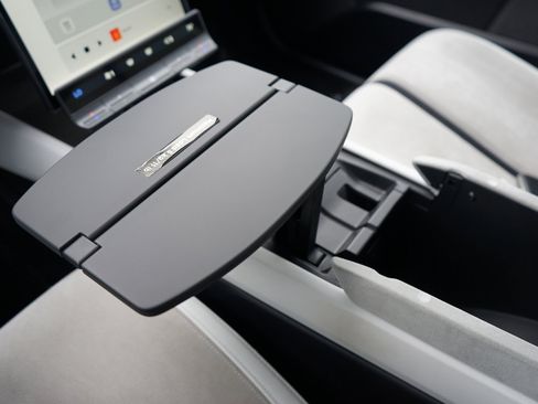 Used 2023 Fisker Ocean One image 40