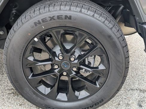 Used 2025 Jeep Wrangler Unlimited Sahara image 20