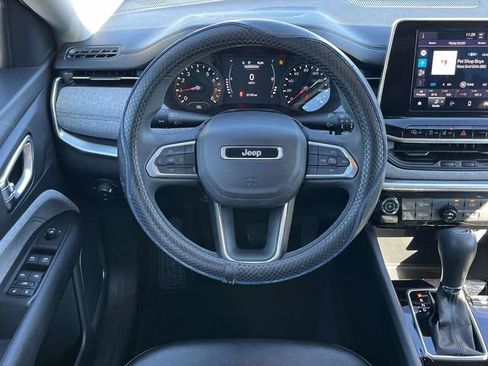 Used 2022 Jeep Compass Latitude image 17