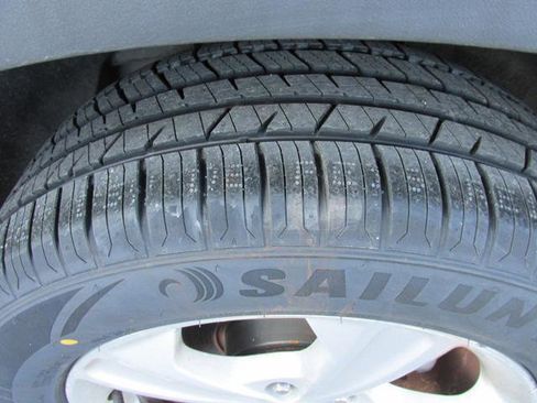 Used 2015 Ford Escape SE image 8