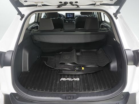 Used 2024 Toyota RAV4 XLE w/ Convenience Package AWD/4WD image 12