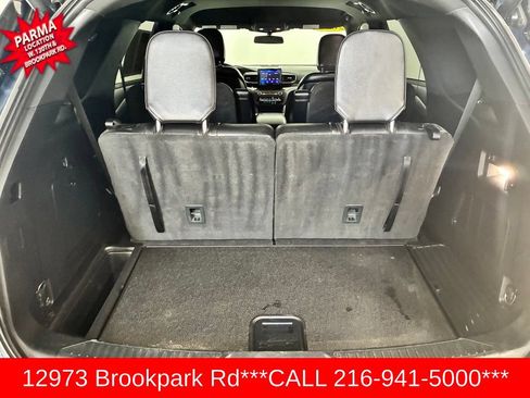 Used 2020 Ford Explorer XLT w/ Equipment Group 202A AWD/4WD image 18