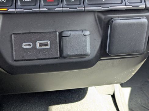 Used 2025 Chevrolet Silverado 1500 Custom Trail Boss image 24