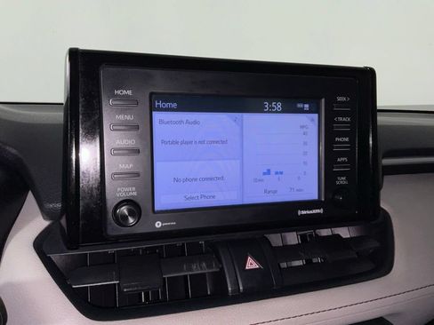 Used 2020 Toyota RAV4 XLE FWD image 22