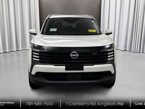 New 2026 Nissan Kicks SR w/ Cold Weather Package image 2