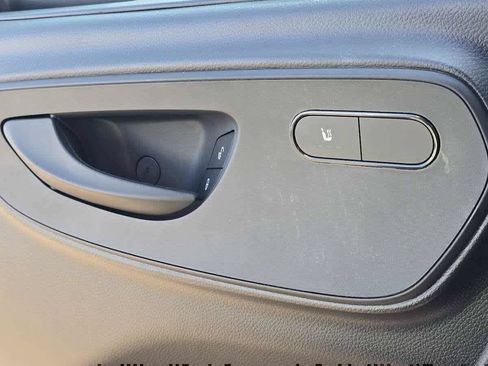 Used 2025 Mercedes-Benz Sprinter 2500 image 24