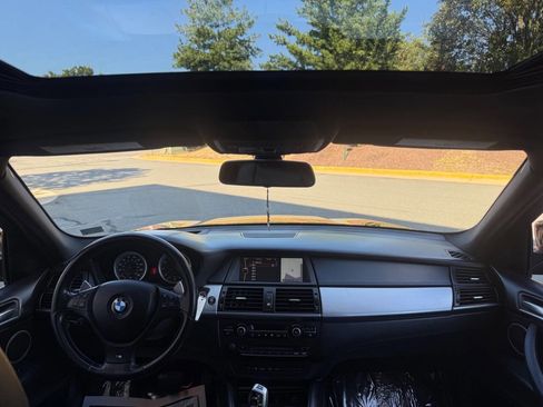 Used 2011 BMW X5 M image 4