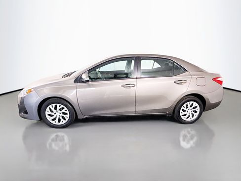 Used 2018 Toyota Corolla LE FWD image 6