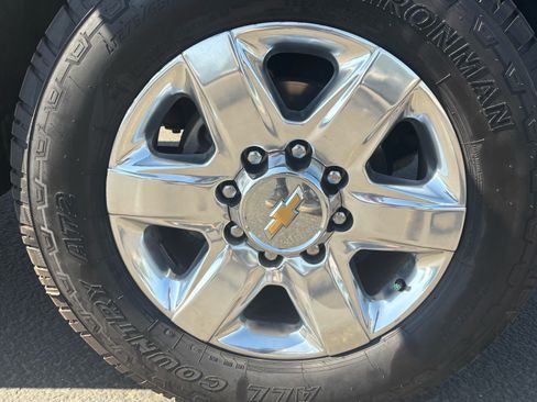 Used 2021 Chevrolet Silverado 2500 LTZ AWD/4WD image 27
