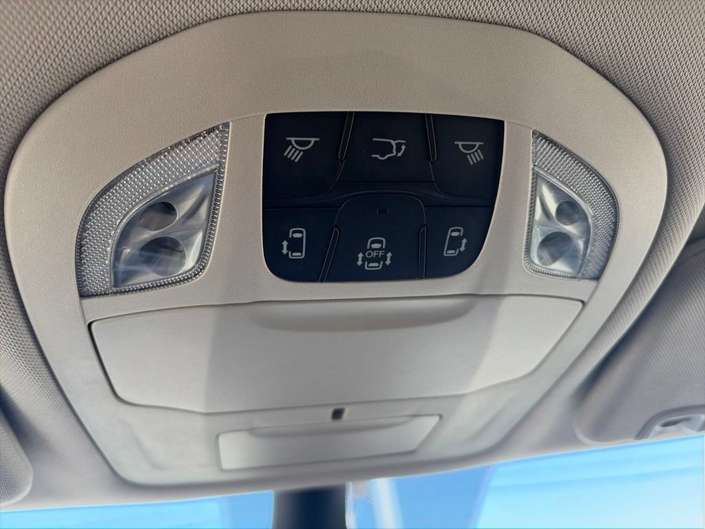 Used 2023 Chrysler Voyager LX FWD image 25