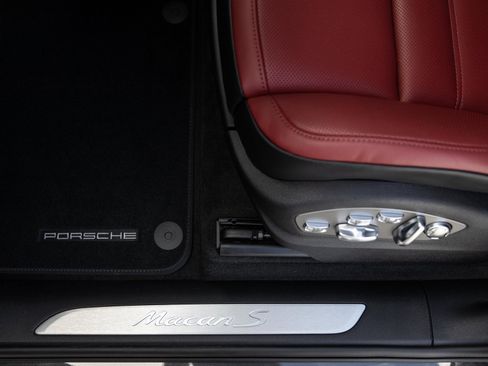 New 2026 Porsche Macan S image 21