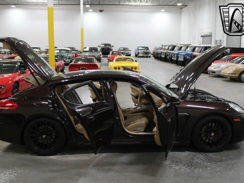 Used 2014 Porsche Panamera image 9