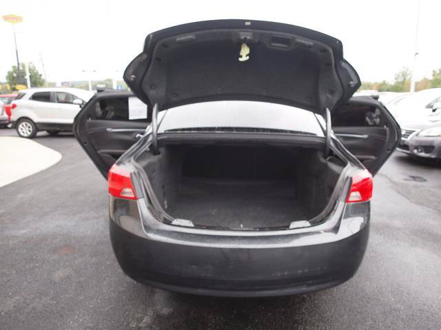 Used 2019 Chevrolet Impala LT FWD image 5
