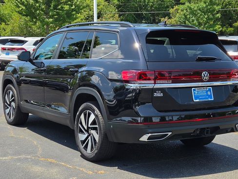 Used 2026 Volkswagen Atlas SE FWD image 3