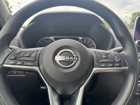 Used 2025 Nissan Sentra SV FWD image 22