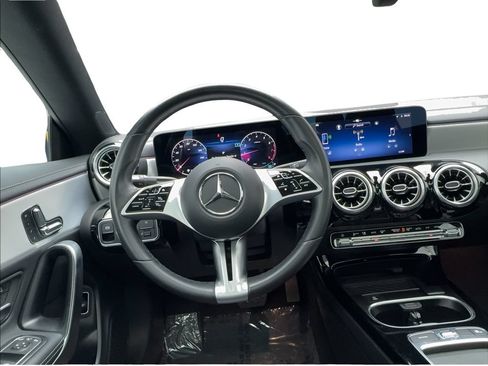 Used 2025 Mercedes-Benz CLA 250 4MATIC image 34