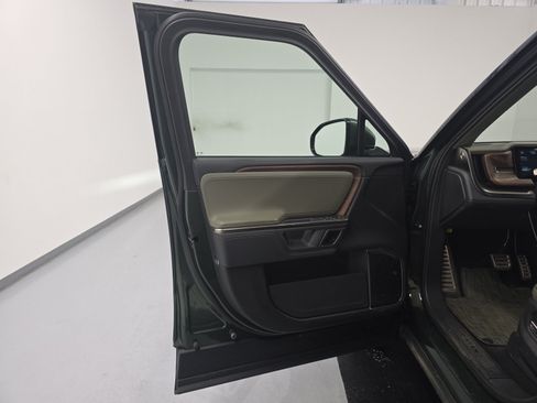 Used 2024 Rivian R1T Adventure AWD/4WD image 16