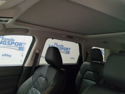 Used 2024 Nissan Pathfinder Platinum image 32