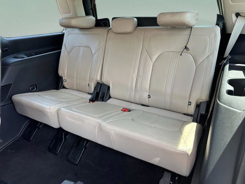 Used 2022 Ford Expedition Limited image 18