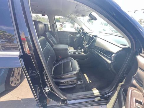 Used 2020 Chevrolet Traverse LT FWD image 19