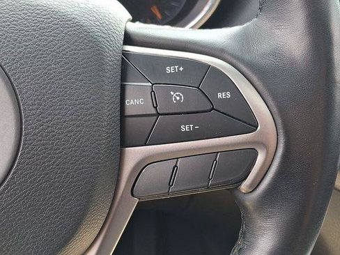 Certified 2021 Jeep Grand Cherokee Laredo X AWD/4WD image 23