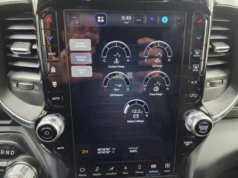 Used 2024 RAM 2500 Laramie w/ Night Edition image 64