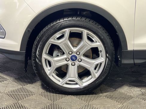 Used 2019 Ford Escape Titanium AWD/4WD image 12