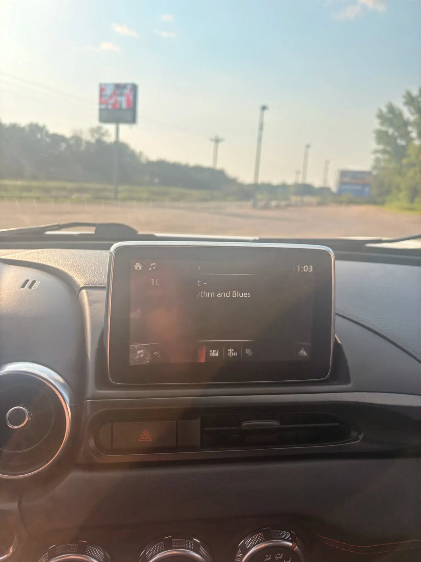 Used 2019 FIAT 124 Spider Abarth w/ Navigation & Sound Group RWD image 25