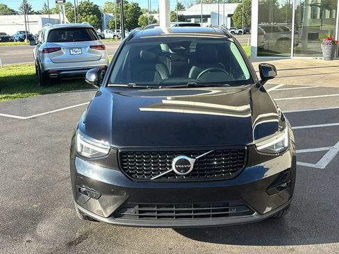 Used 2023 Volvo XC40 B5 Plus w/ Driver Assist Package AWD/4WD image 5