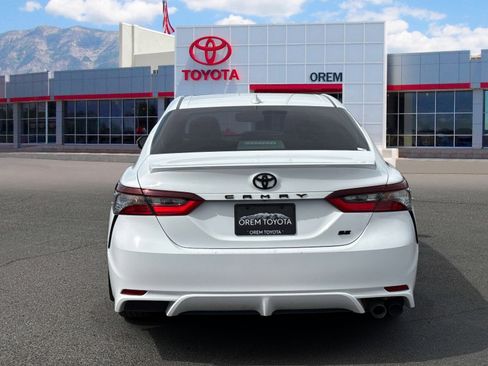 Used 2024 Toyota Camry SE w/ Convenience Package FWD image 4