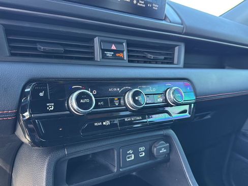 Used 2024 Honda Pilot TrailSport image 22