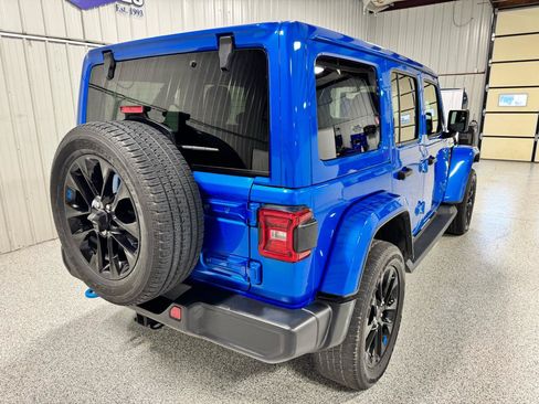 Used 2023 Jeep Wrangler Unlimited Sahara w/ Cold Weather Group AWD/4WD image 7