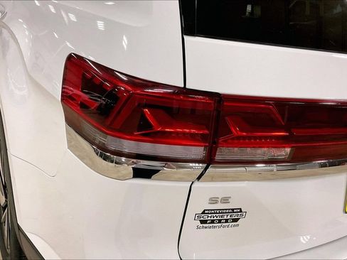 Used 2025 Volkswagen Atlas SE AWD/4WD image 28