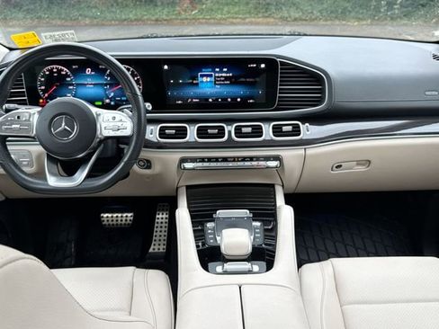 Used 2022 Mercedes-Benz GLS 450 4MATIC image 17