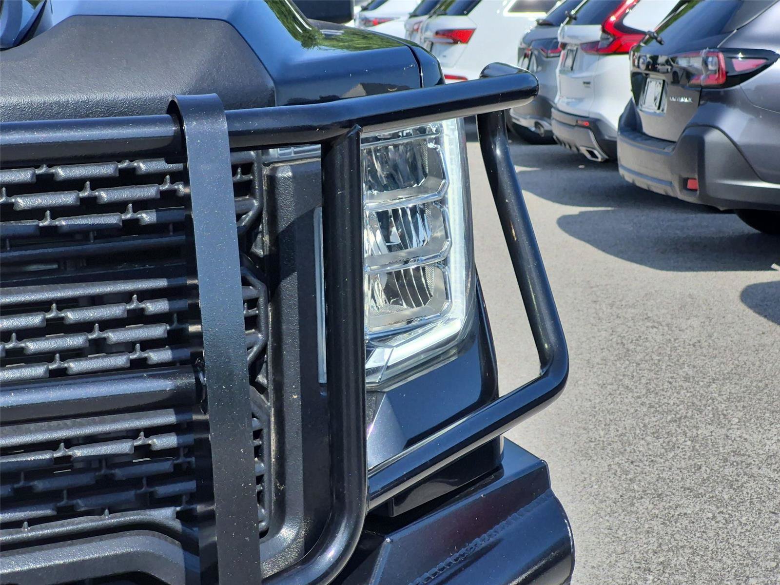 Used 2021 GMC Sierra 2500 Denali w/ Denali Black Diamond Edition AWD/4WD image 9