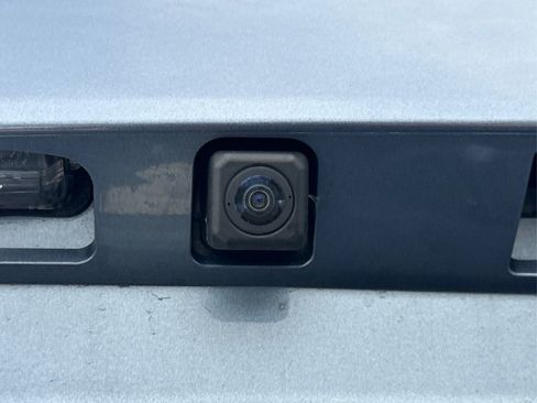 Used 2023 Toyota Corolla Cross LE w/ Moonroof Package image 14