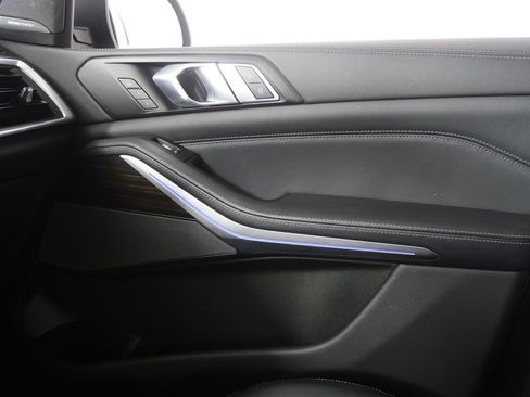Used 2023 BMW X7 xDrive40i image 28