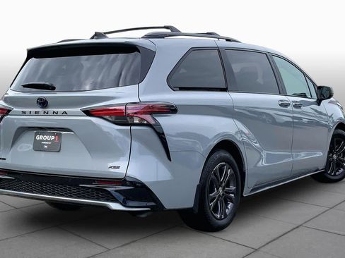 Used 2025 Toyota Sienna XSE w/ XSE Plus Package AWD/4WD image 13