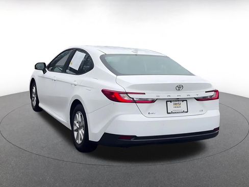 Used 2025 Toyota Camry LE image 11