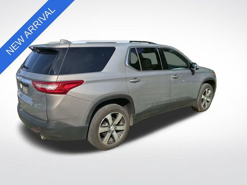 Used 2018 Chevrolet Traverse LT FWD image 3