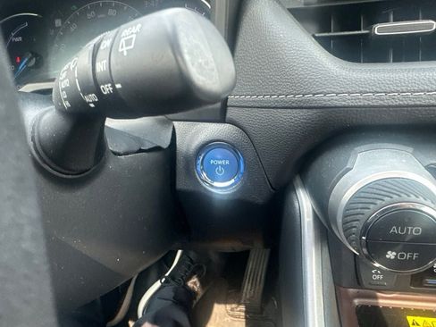 Used 2022 Toyota RAV4 Limited AWD/4WD image 15